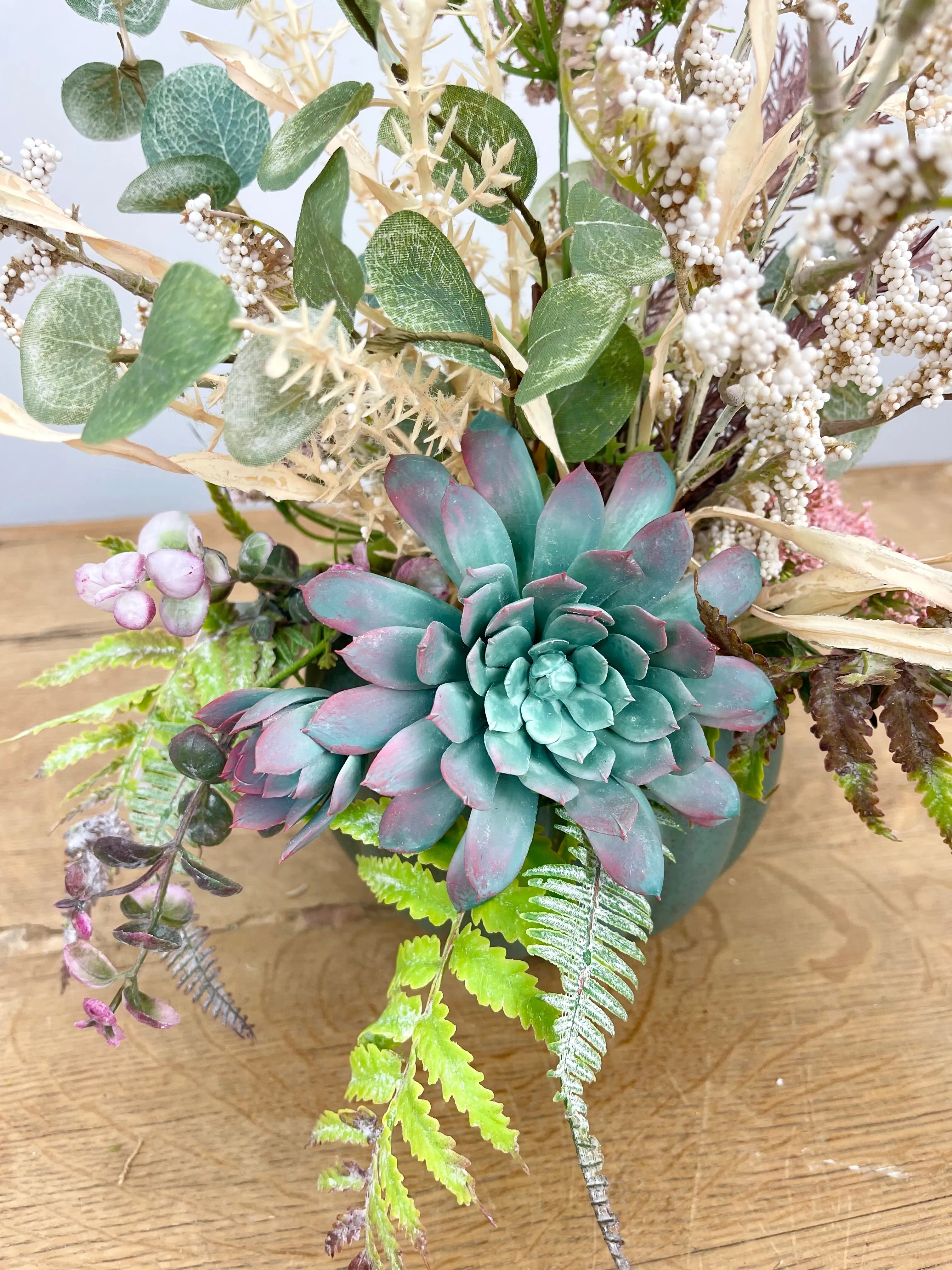 15" Laid Back Centerpiece