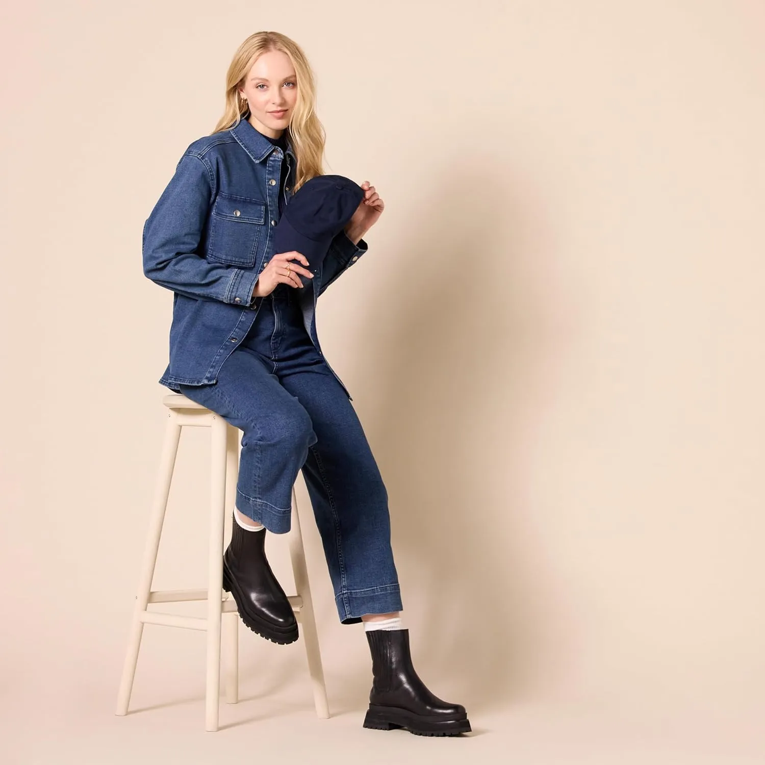 Amazon Essentials Women's High-Rise Regular-Fit Ankle-Length Wide-Leg Jean