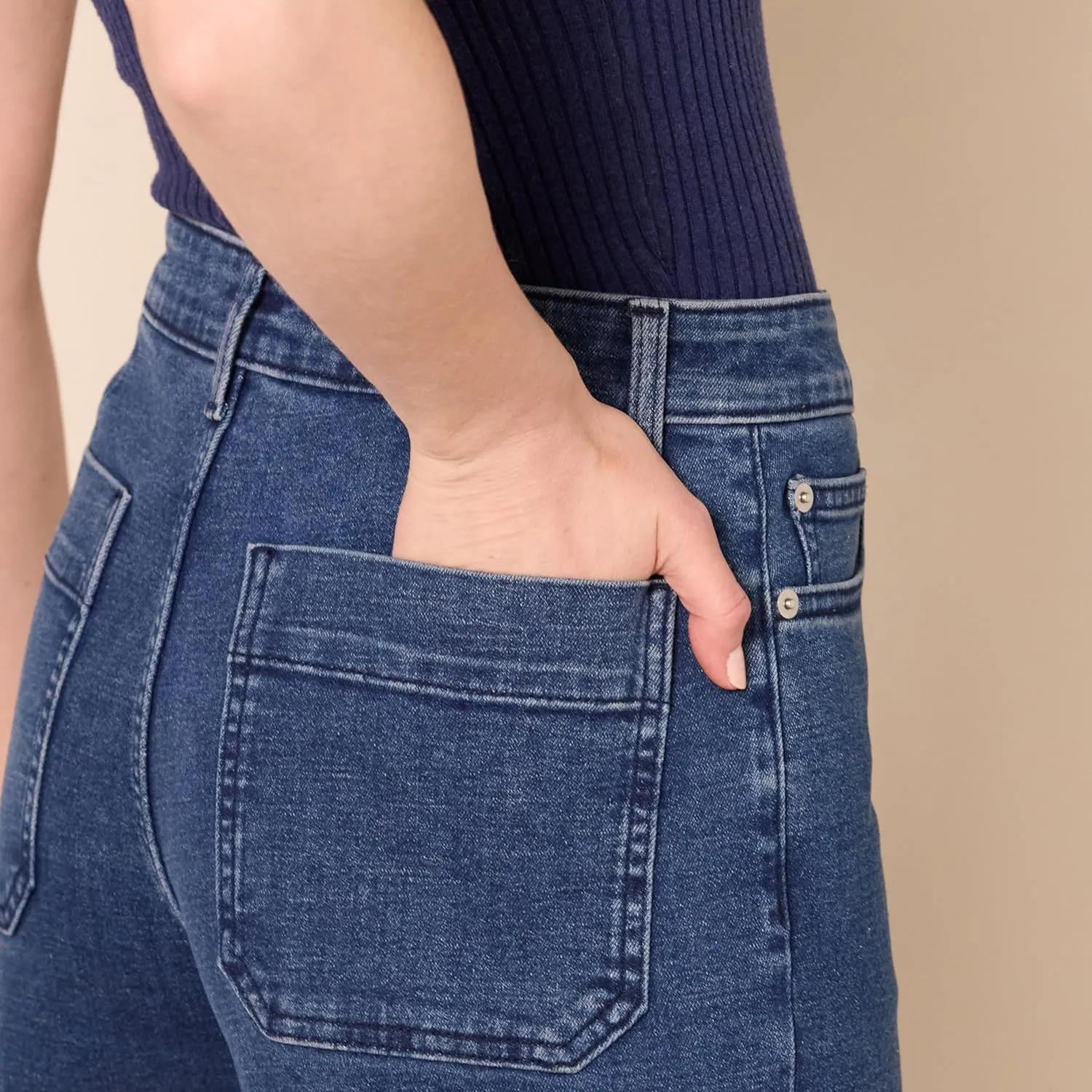 Amazon Essentials Women's High-Rise Regular-Fit Ankle-Length Wide-Leg Jean